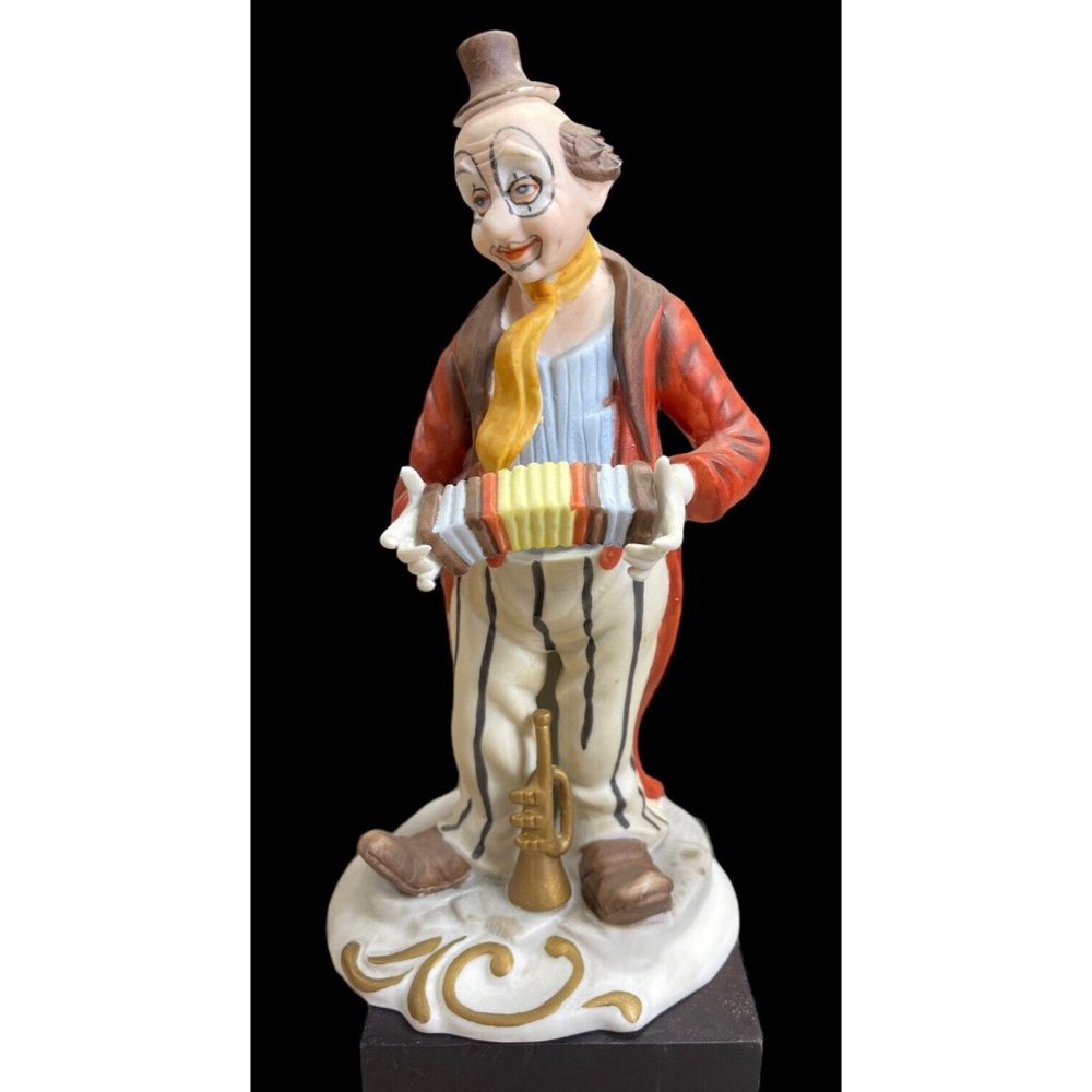 Vintage Unbranded Ceramic Musician Accordion Clown  9" Tall. Circus Made Taiwan